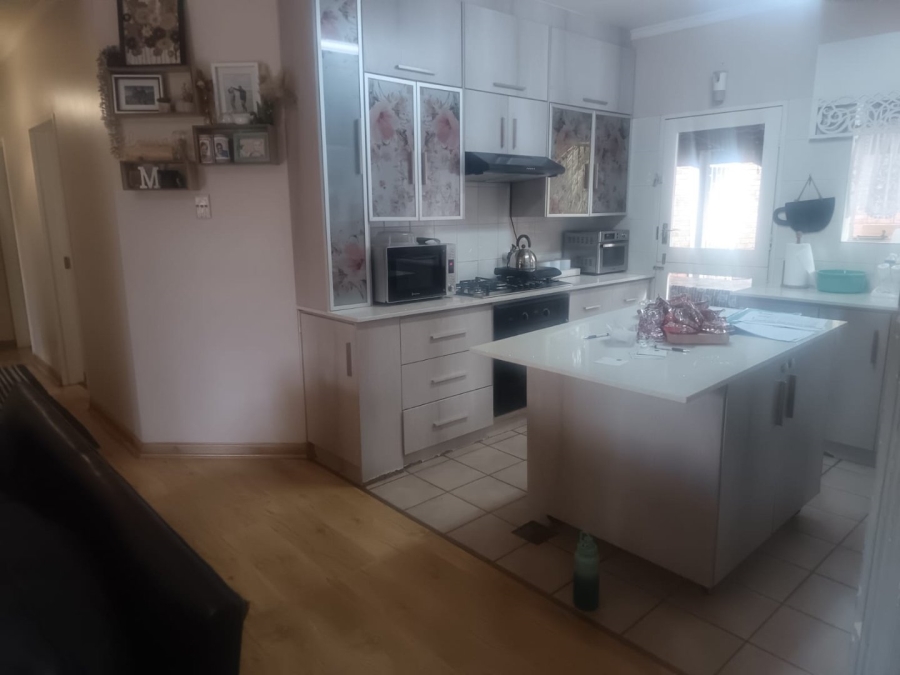 3 Bedroom Property for Sale in Rhodesdene Northern Cape